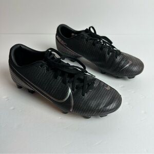 Nike Merc Soccer Cleats Shoes Youth Size 4.5 Black Silver Sporty Sports Football